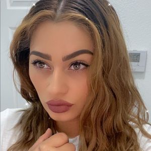 Meet your Posher, Josephine